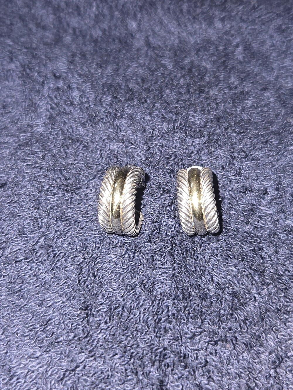David Yurman Huggie Hoop Earrings - Picture 4 of 16
